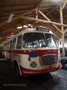 20090926_175648プラハ市バス（チェコ・プラハ_公共交通博物館）_small