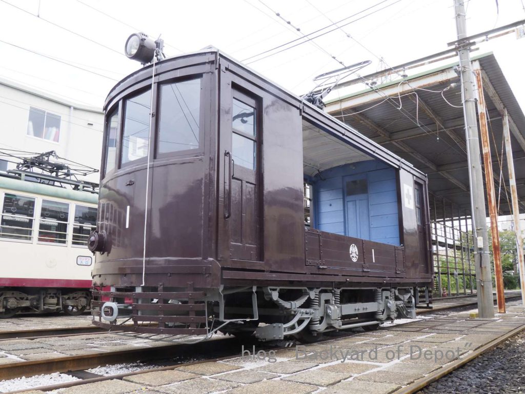 貨1形 / No.1 of freight tram for track-maintenance or advertising use.
